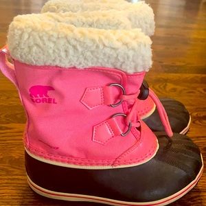 Girl’s Sorel Winter Boots!